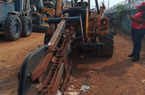 Trencher MACHINE