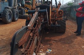 Trencher MACHINE