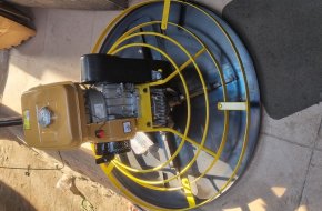 Power trowel