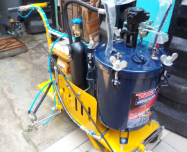 Road marking machine