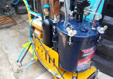 Road marking machine