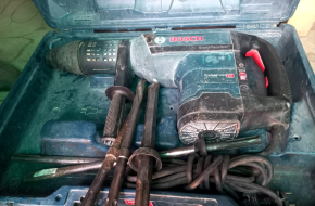 Heavy duty Bosch jackhammer / drilling machine