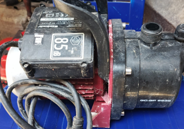 Water pumping machine
