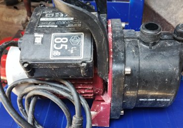 Water pumping machine
