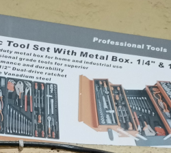 85pc toolset with metal box