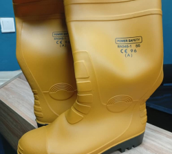 Safety rainboot
