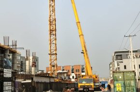 TOWER CRANE